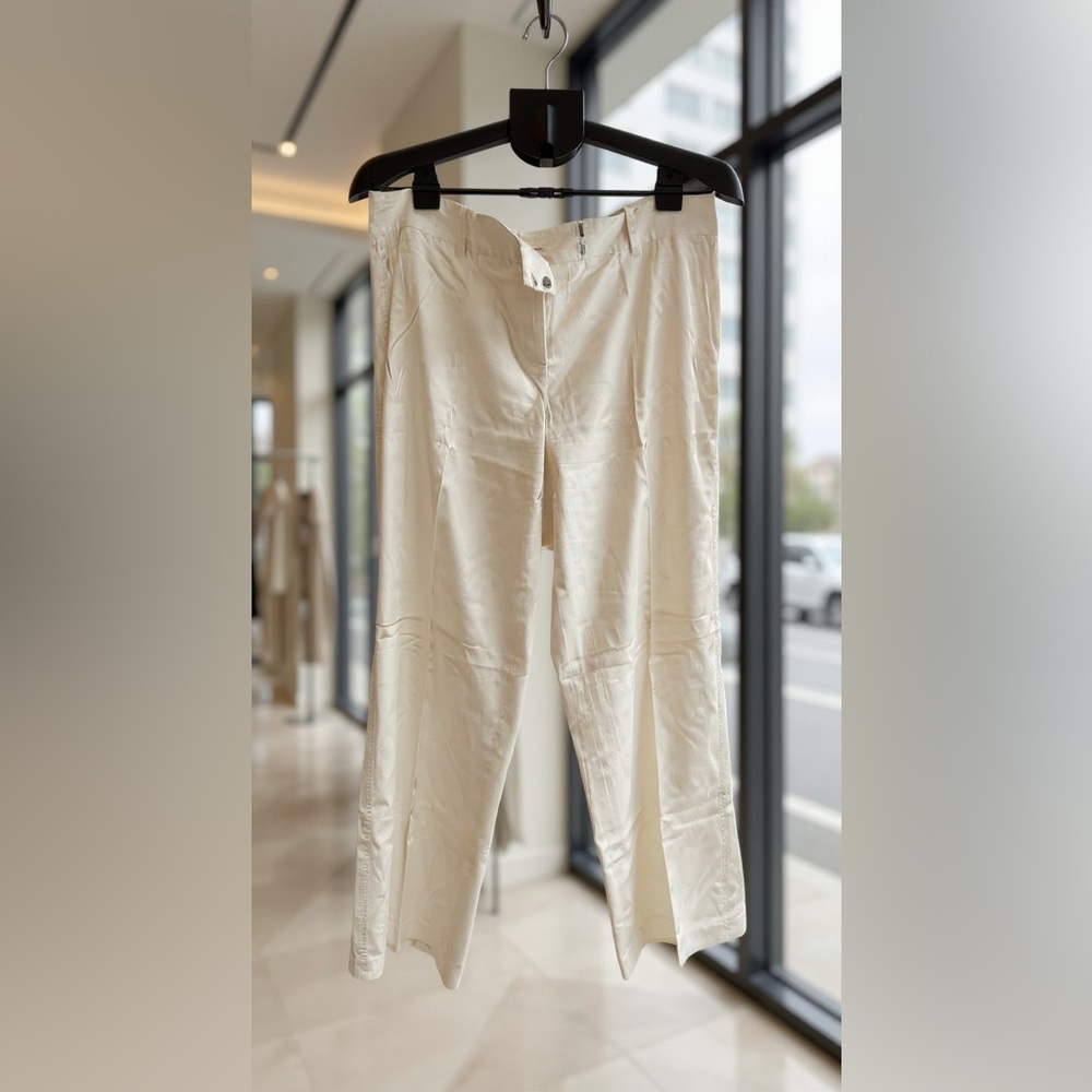 BCBGMaxAzria Women's Cream Chinos